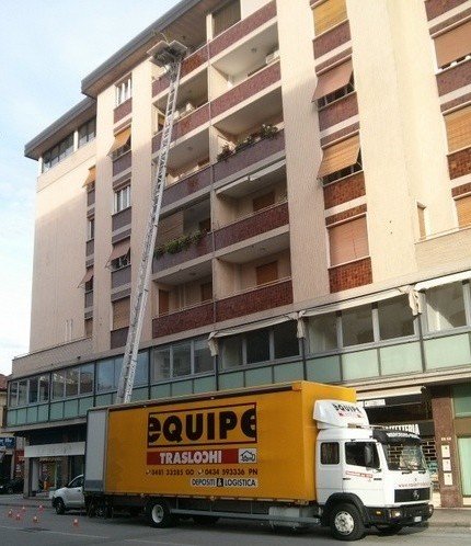 equipe traslochi, traslochi pordenone, traslochi trieste, traslochi conegliano, traslochi gorizia, scala traslochi,