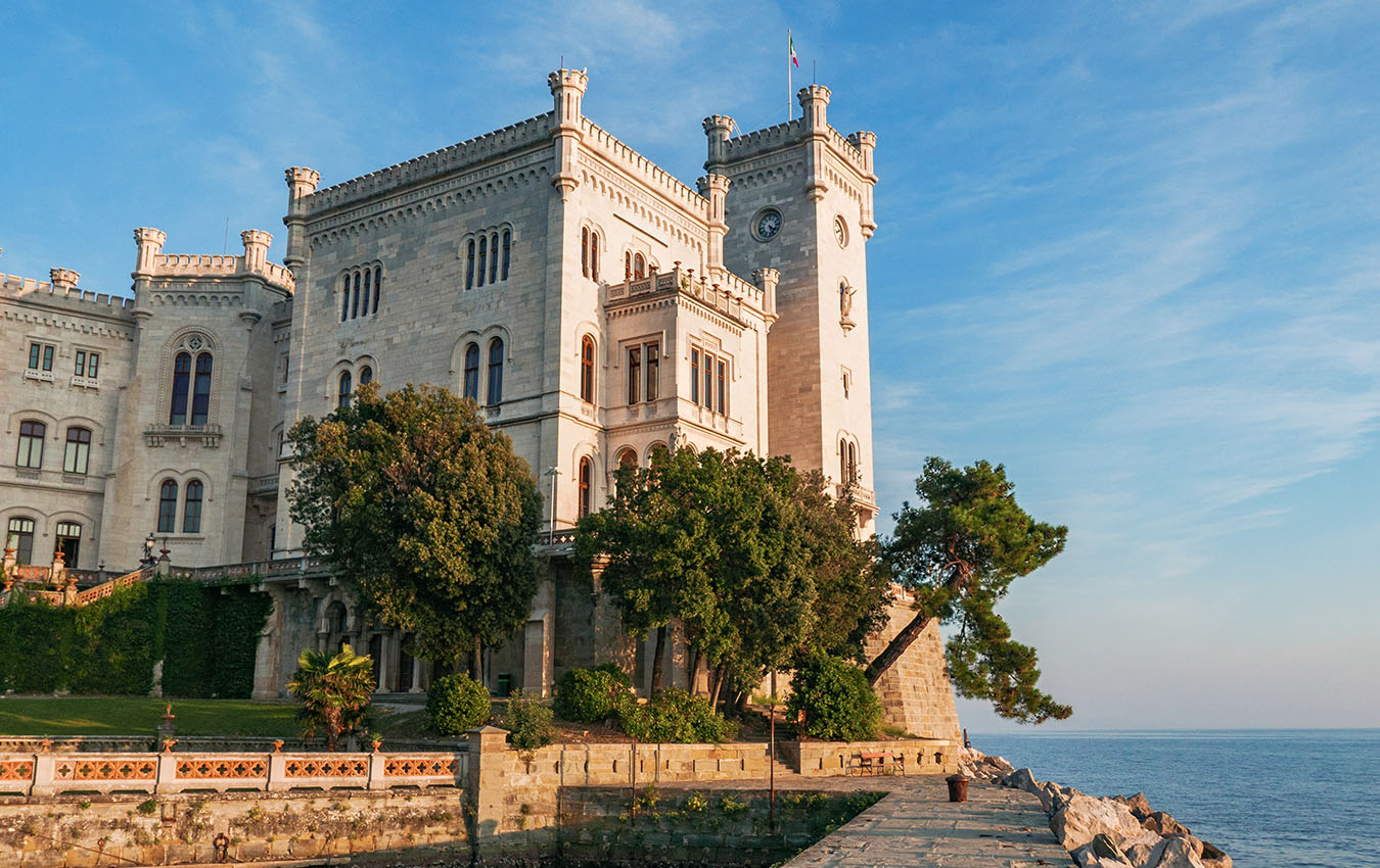 Ville e Castelli della Venezia Giulia: Un Viaggio tra Storia e Architettura